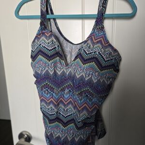 Colorful Zigzag Pattern Swimsuit Tankini Size 40D
